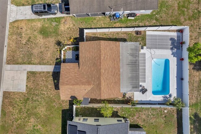 Building Photo - 5900 Cypress St N