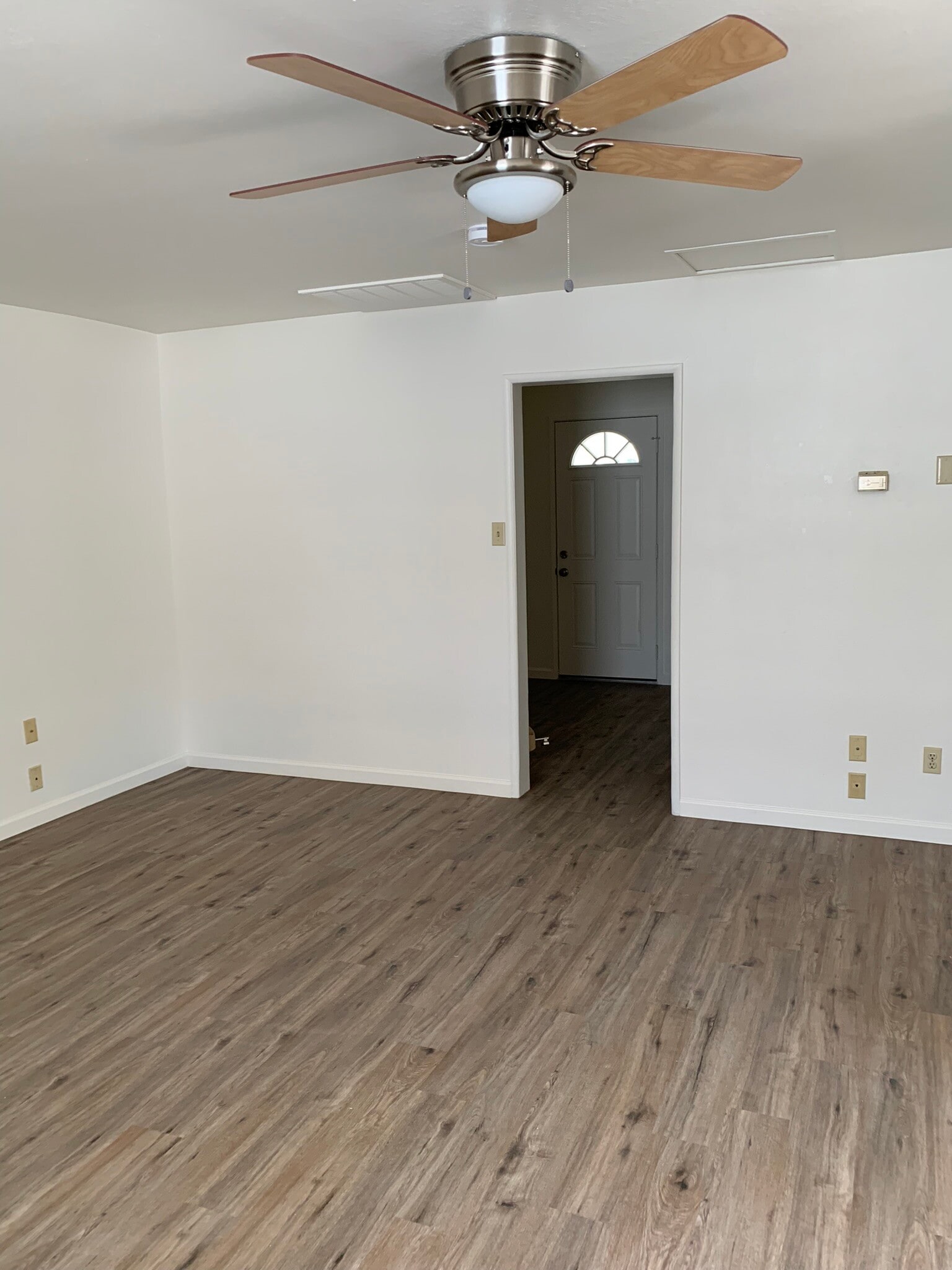 Building Photo - 3834 Stoddard Ave