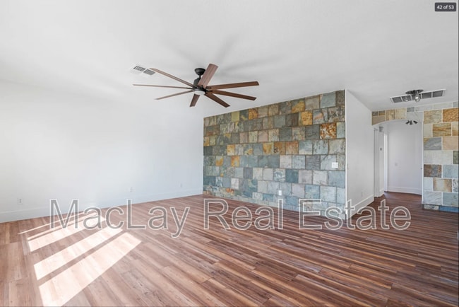 Building Photo - 395 W Sagebrush St
