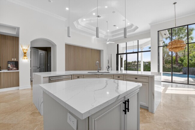 Building Photo - 17921 Villa Club Way