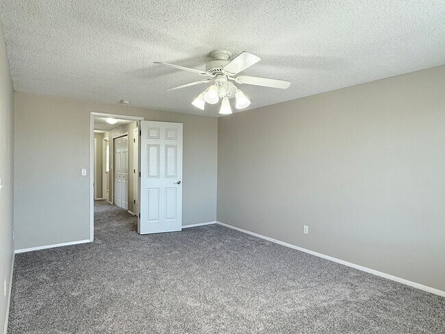 Building Photo - Conveniently Located Home in East Quincy H...