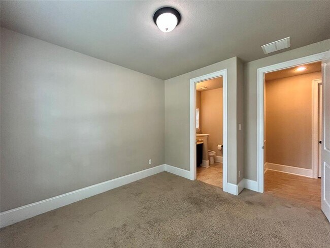 Building Photo - 3426 Stone Springs Dr