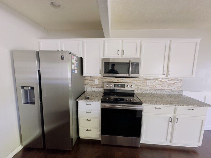 Building Photo - 1701 S 900 W