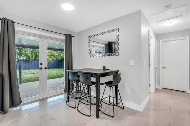 Building Photo - 5070 SW 94th Terrace