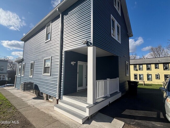 Building Photo - 2208 12th St