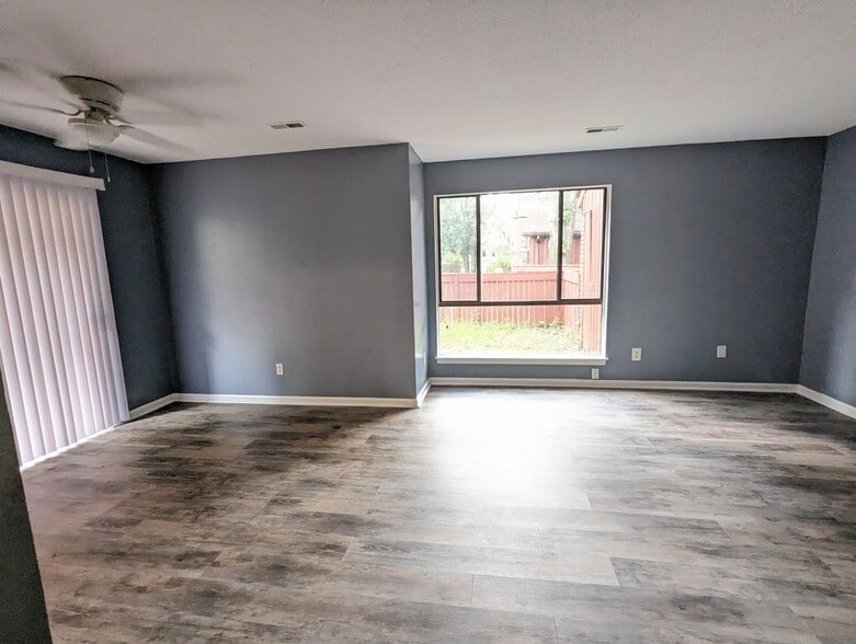 Building Photo - 4370 Great Oak Dr