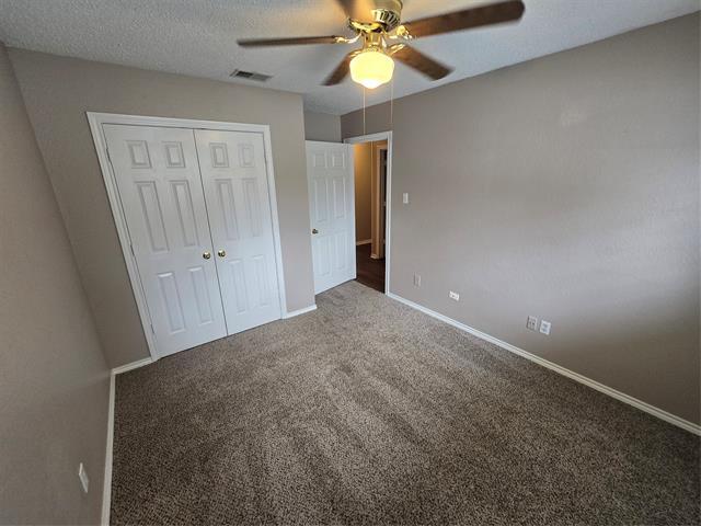 Building Photo - 2609 Classic Ct E