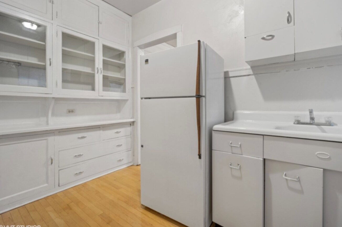 Building Photo - 1131 Oak Ave