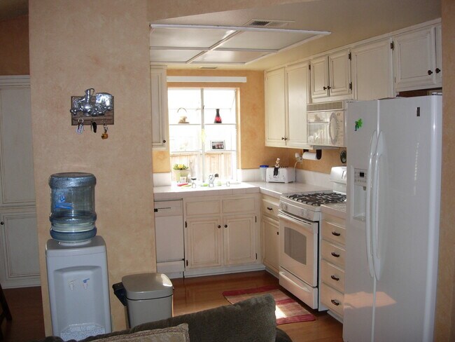 Kitchen - 10750 Spyglass Dr