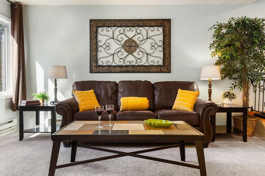 Building Photo - 246 Broken Lance Dr