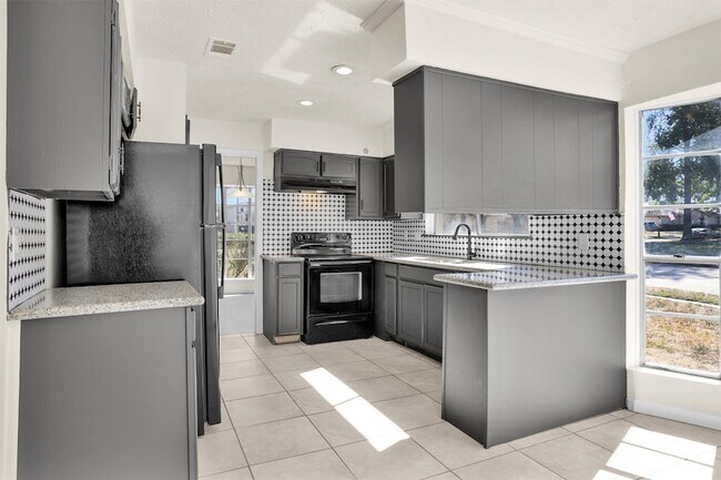 Building Photo - 2126 Millhouse Rd