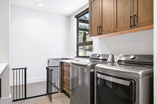 Building Photo - 4475 Forest Trail