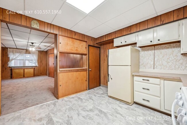Building Photo - 2135 S 15th St