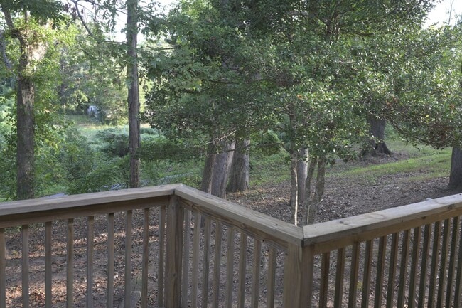 Building Photo - 2BR/2BA Home with Patio & Pet Friendly in ...