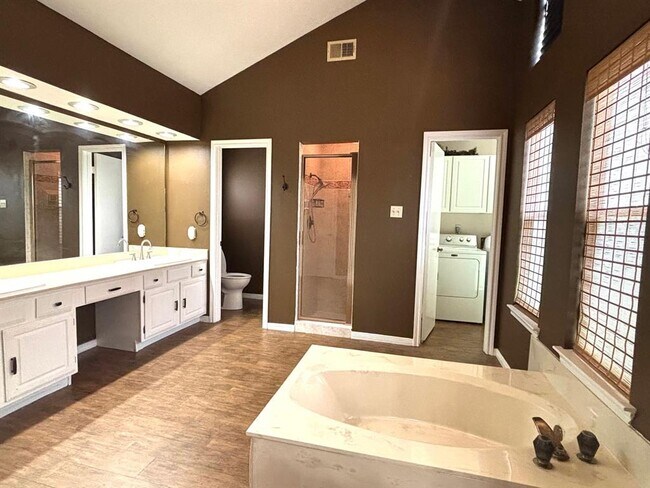 Building Photo - 3243 E Rangecrest Pl