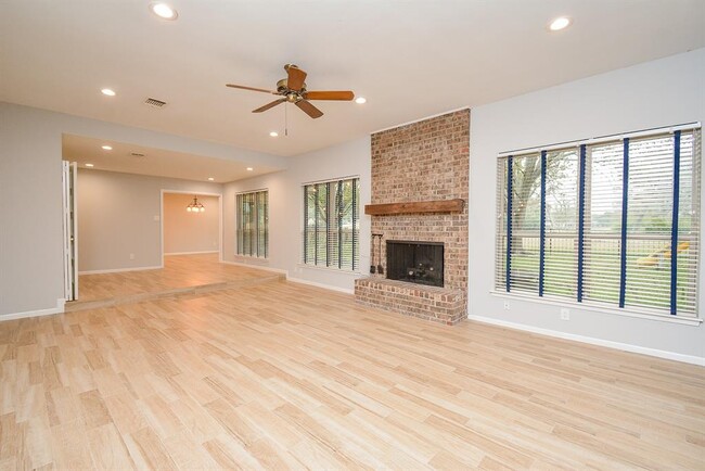 Building Photo - 2103 Winged Foot Dr