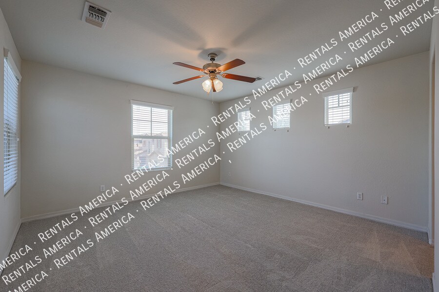 Building Photo - 2205 W Le Marche Ave