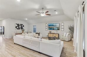 Building Photo - 23536 Kenworth Dr
