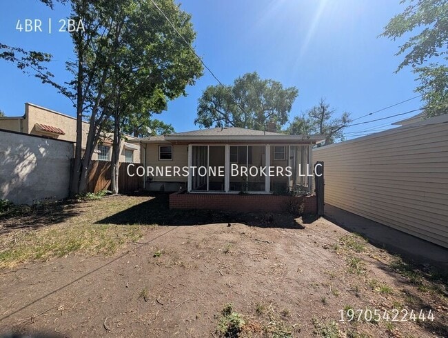 Building Photo - 509 Ensign St
