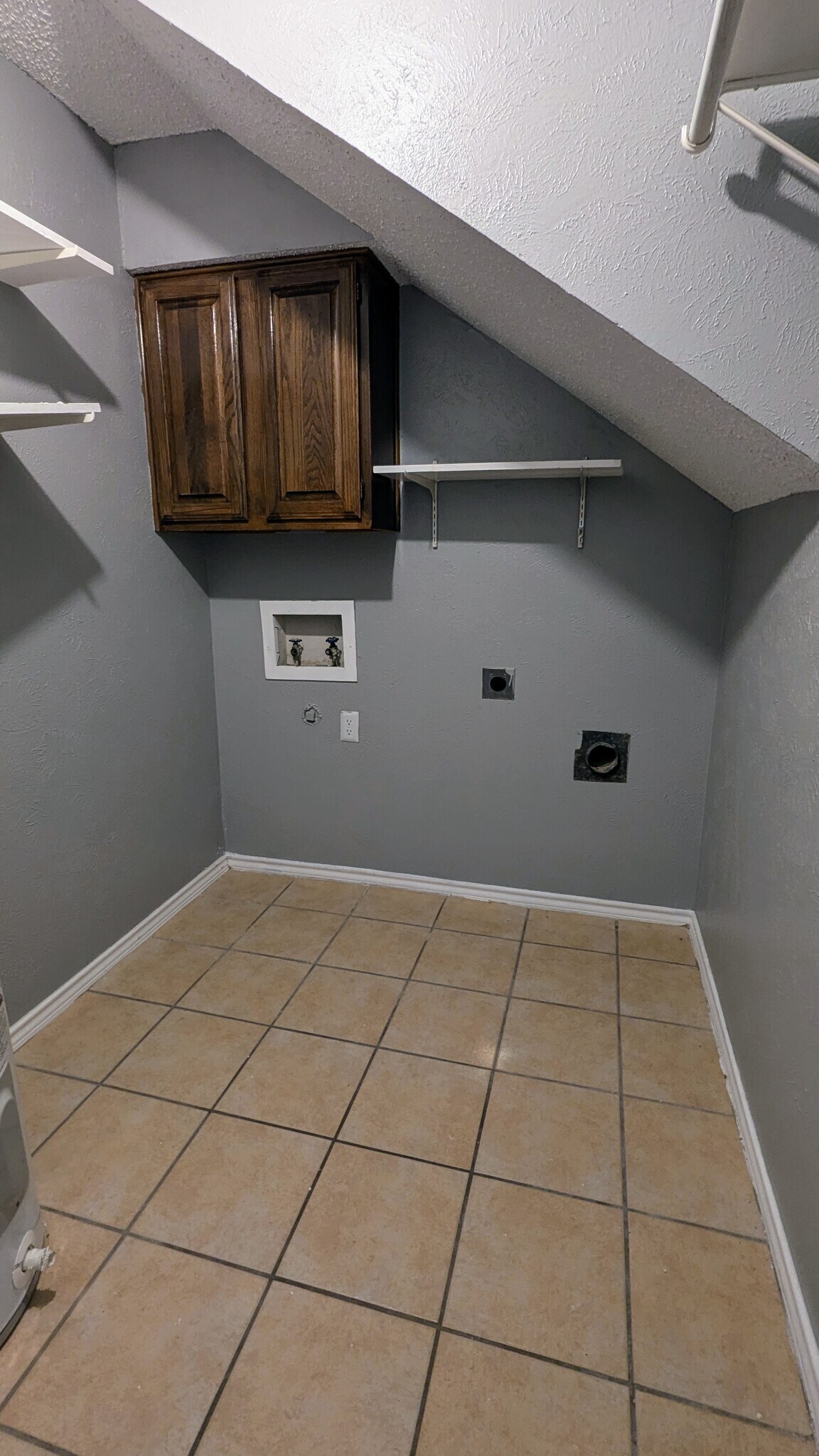Building Photo - 1003 Vedral Pl