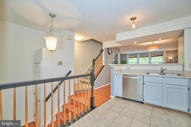 Building Photo - 6633 Skylemar Trail