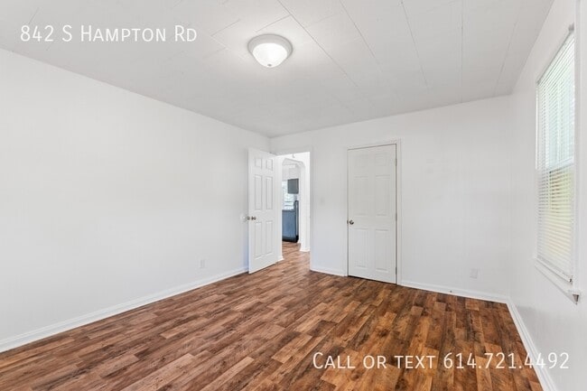 Building Photo - 842 S Hampton Rd