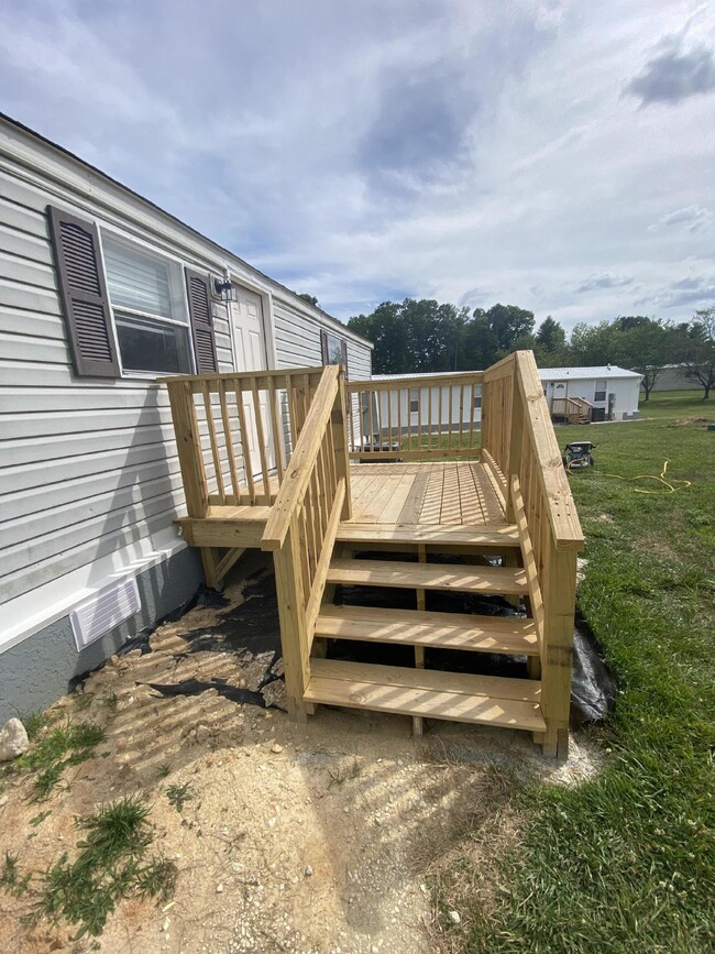 Building Photo - 2 bedroom 2 bathroom Mobile home