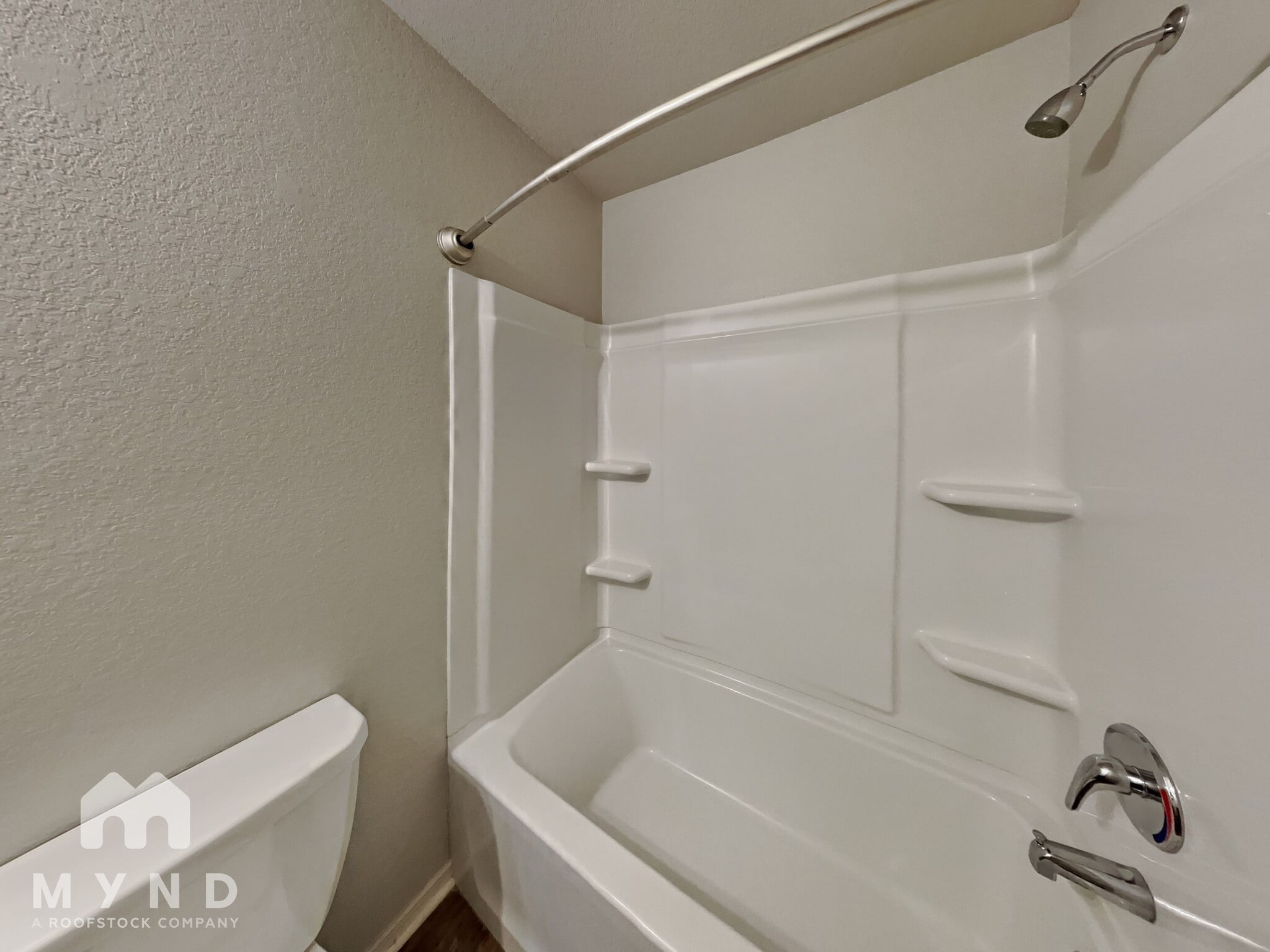 Building Photo - 936 Pinehurst Loop