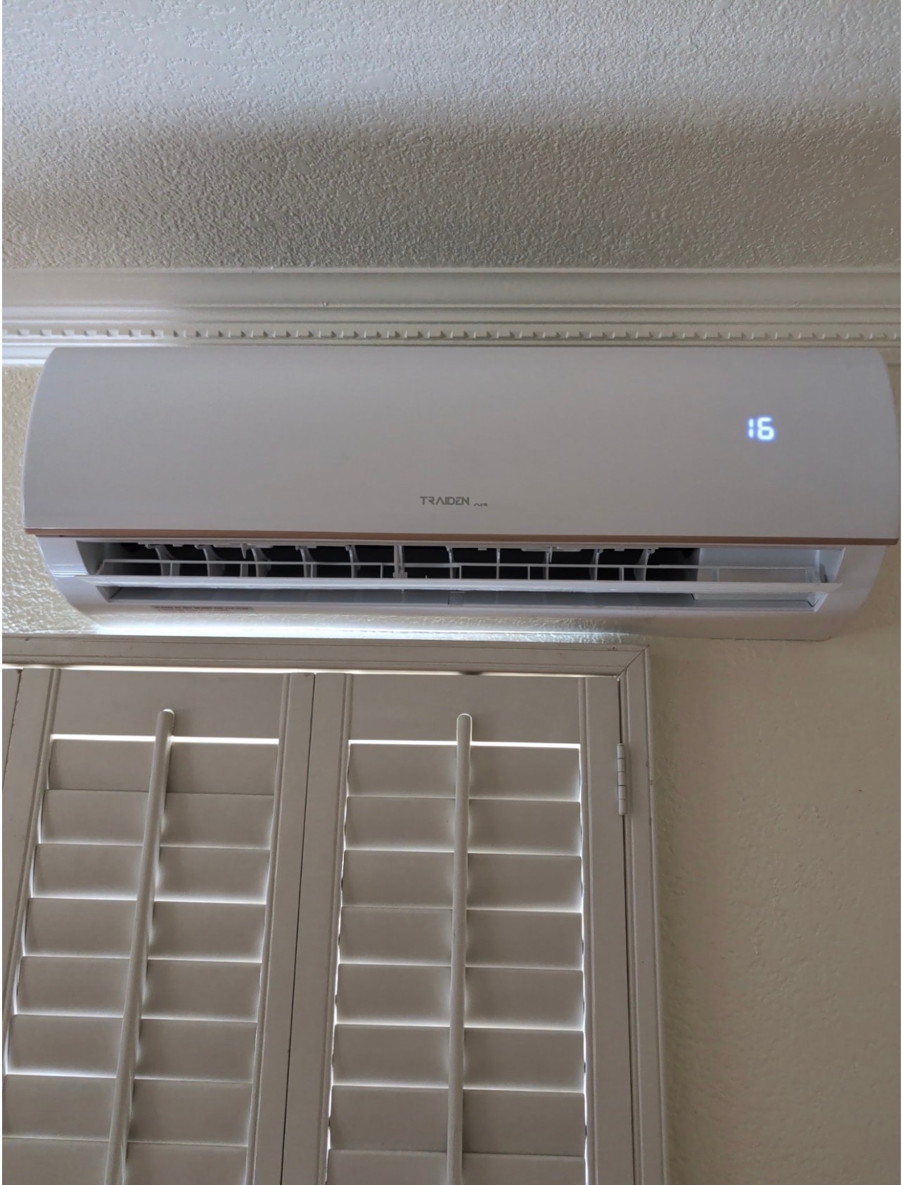 Air Conditioner in Living Room - 15040 Los Gatos Blvd
