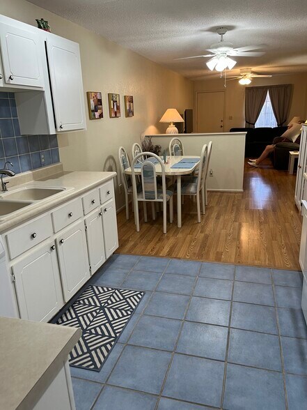 Building Photo - 455 S Delaware Dr