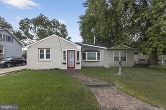 Building Photo - 1430 Puritan Ave