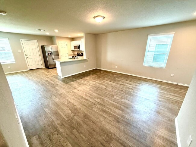 Building Photo - 7614 Crestway Ridge