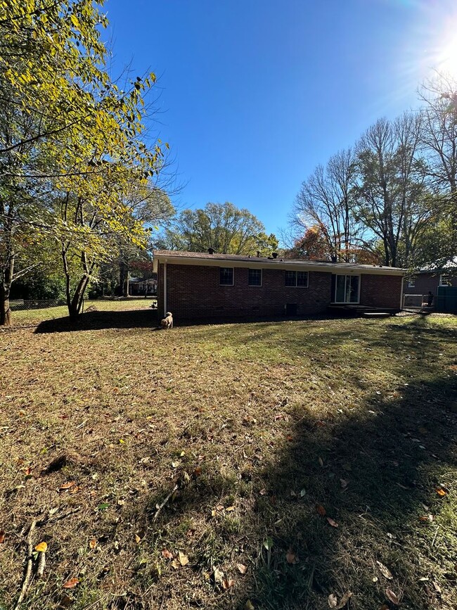 Building Photo - 3/2 Eastside Home that was just remodeled ...