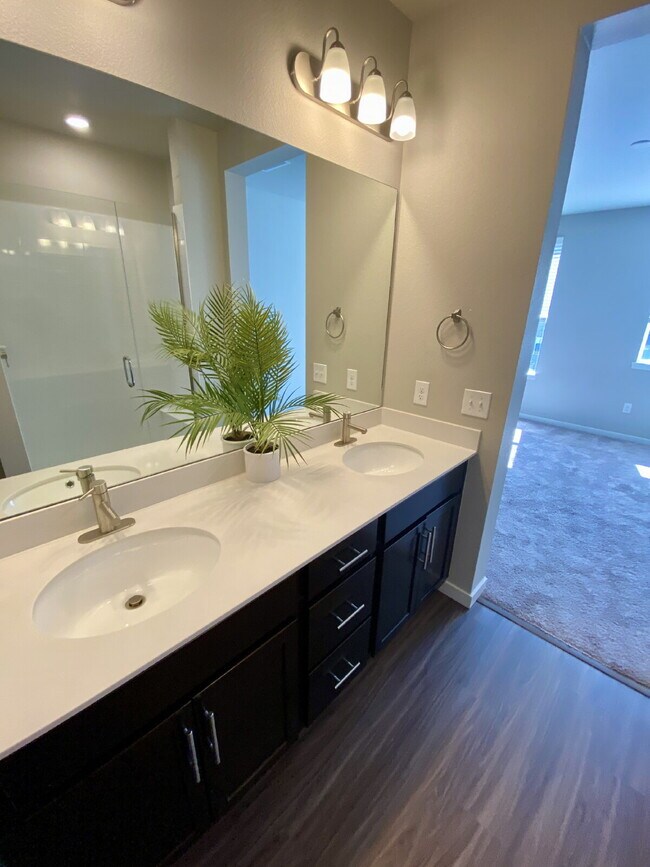 Building Photo - Don’t Miss Out on this 2 Bed/2 Bed in Litt...
