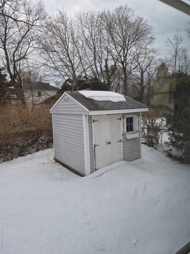 Building Photo - 907 1st St