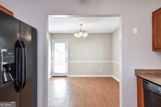 Building Photo - 508 Village Cir