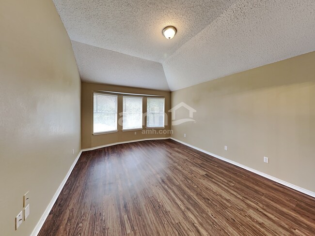 Building Photo - 7914 Clear Fork Trail