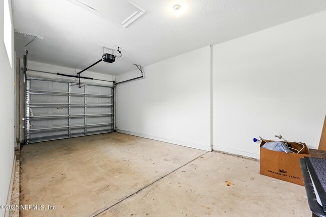 Building Photo - 330 N Shore Cir