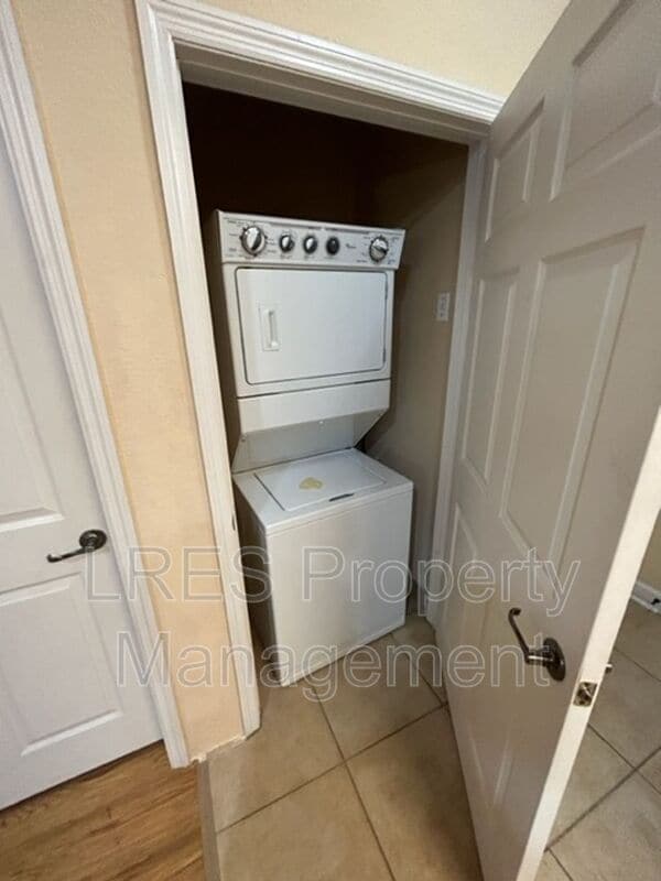 Building Photo - 1351 Tuscan Terrace