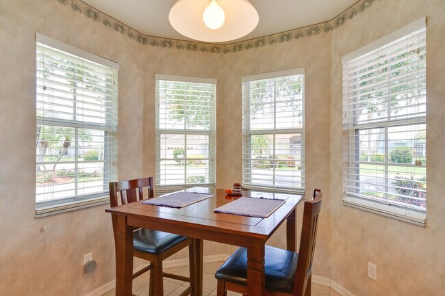 Building Photo - 2130 Rio Nuevo Dr