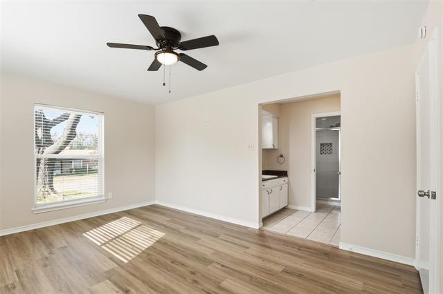 Building Photo - 1901 Wellington Dr