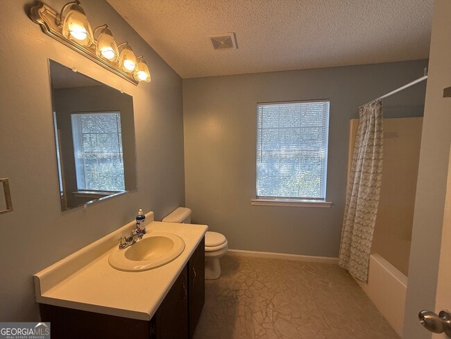 Building Photo - 23 Sabreena Cir