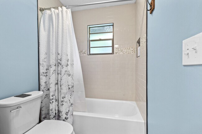 Building Photo - 5922 NW 57th Way