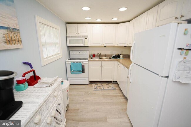 Building Photo - 309 Bayshore Dr