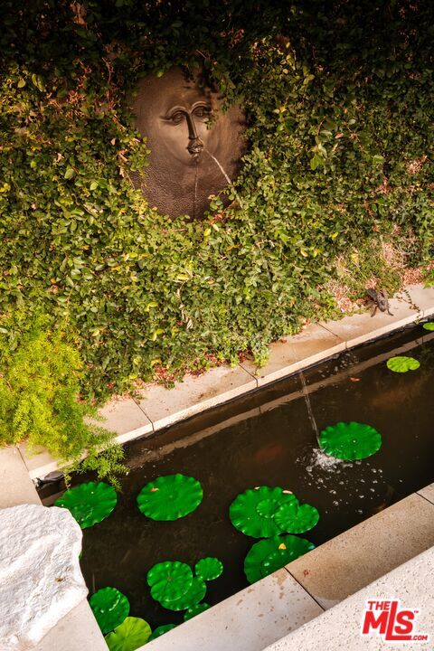 Building Photo - 18875 Pasadero Dr