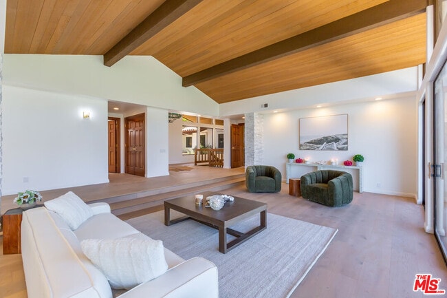 Building Photo - 5109 Lakeview Canyon Rd