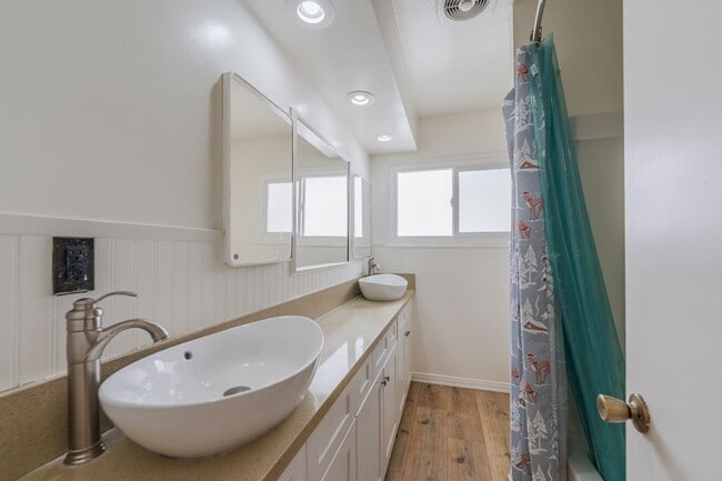 Building Photo - West Torrance 4 bedroom 2 bath