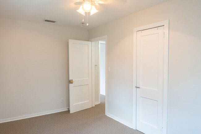 Building Photo - Hayden Road - 414 H