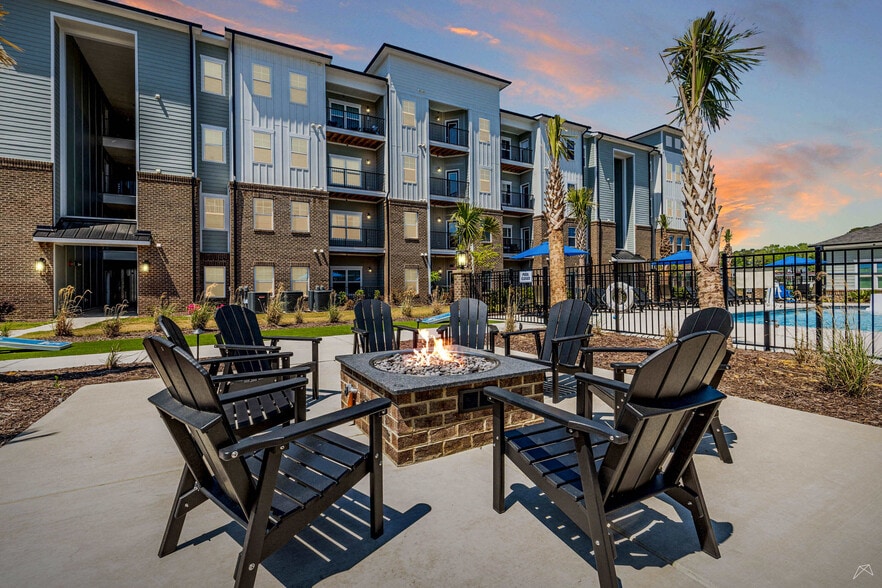 Building Photo - Parkway at 31 Apartments