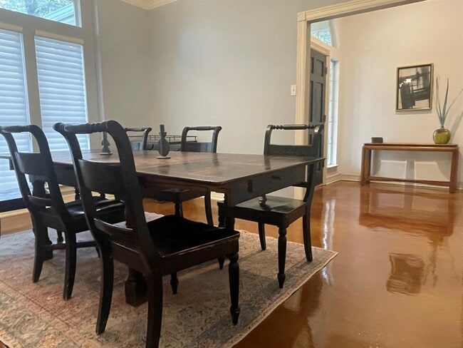 Building Photo - 641 Evergreen Ln